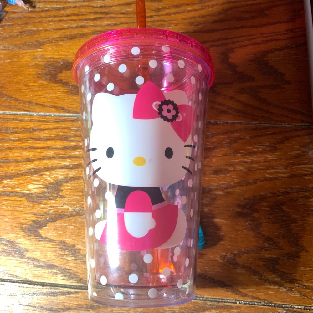 Hello Kitty cup with lid/straw